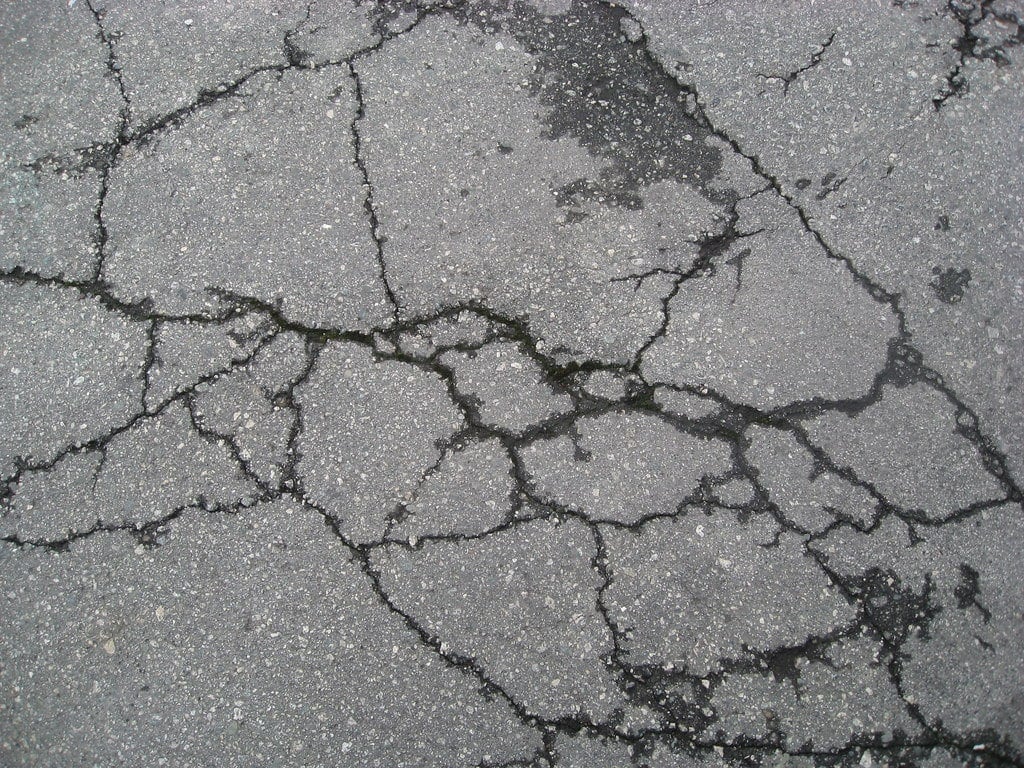Self-Healing Bitumen